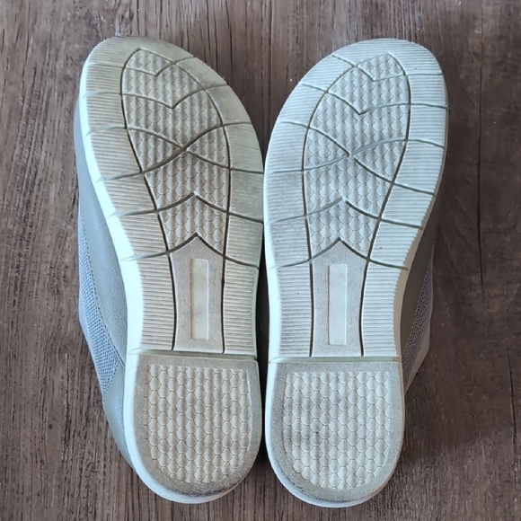 SoftWalk Light Gray Slip-On Shoes Women's 10 - Picture 5 of 6